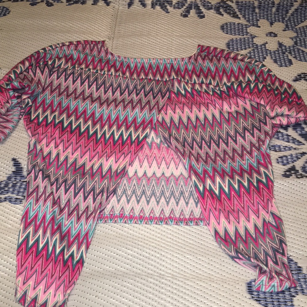Women’s Top - Picture 3 of 3